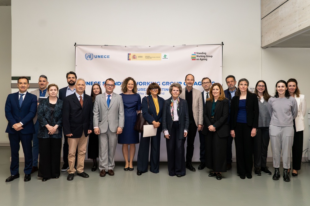 Foto familia de la Mesa del Grupo de Trabajo Permanente sobre el Envejecimiento.